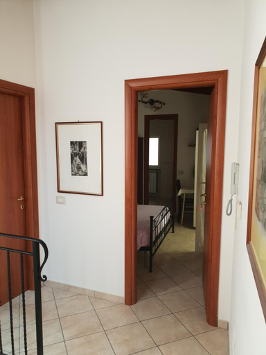 Others 2, le tre torri, Latina