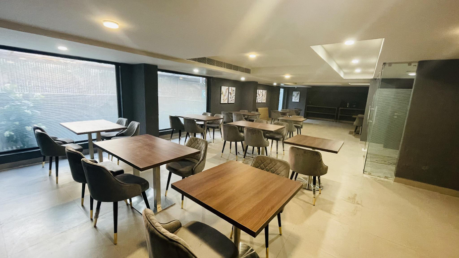 Food & Drinks 2, Saltstayz Select - Golf Course Road & Sector 57, Karnal