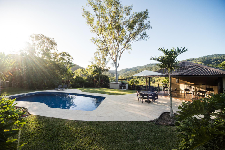 Sport & Beauty 2, Seclude Adults Luxury Rainforest Retreat, Whitsunday
