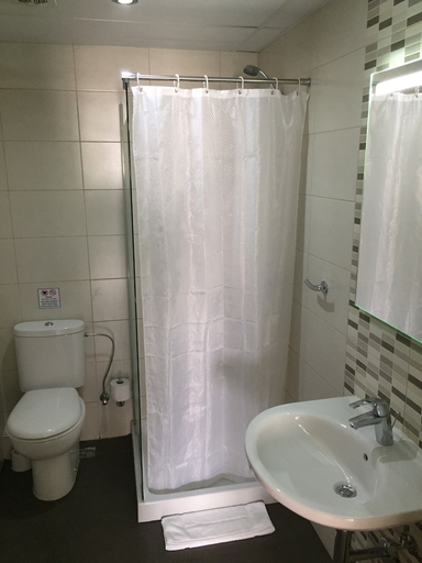 Bathroom 3, Sunseeker Holiday Complex, Saint Paul's Bay