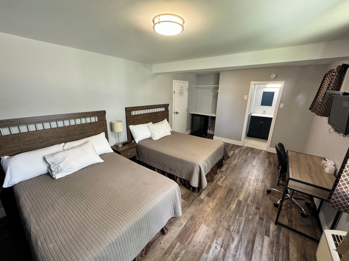 Bedroom 5, Alpha Inn, Algoma