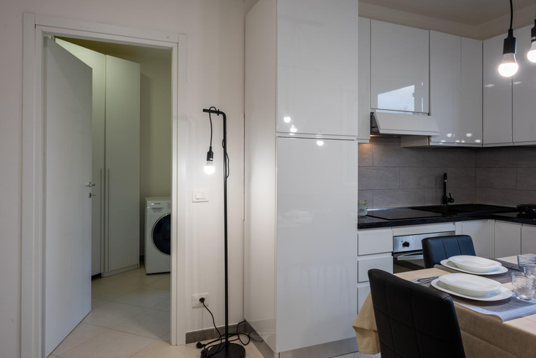 Others 4, GuestHost - Santo Stefano di Magra Modern Apartments, La Spezia