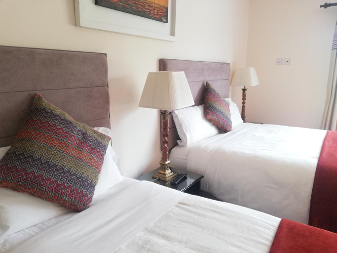 Bedroom 2, O'Sheas Ceol Na Habhann B&B