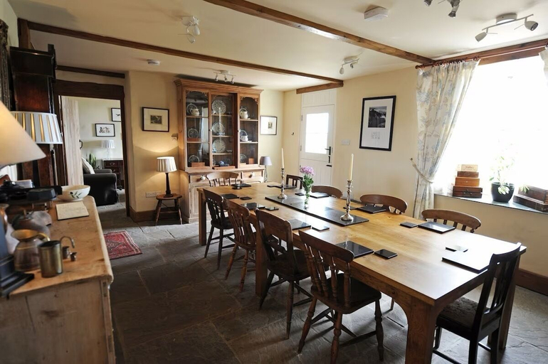 Food & Drinks 5, Upper Porthmawr - 5 Bedroom Cottage - Whitesands, Pembrokeshire