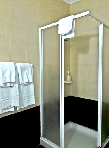 Bathroom 3, Primera Hotel, Saint Paul's Bay