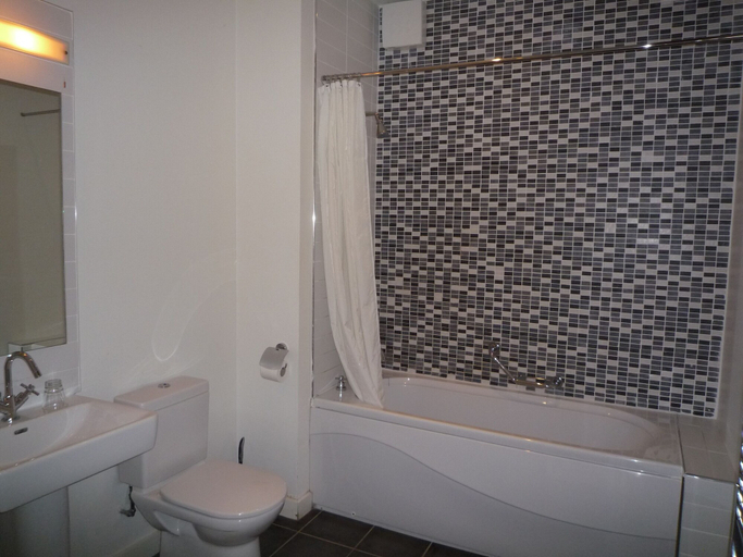 Bathroom 3, Castlemartyr Mews
