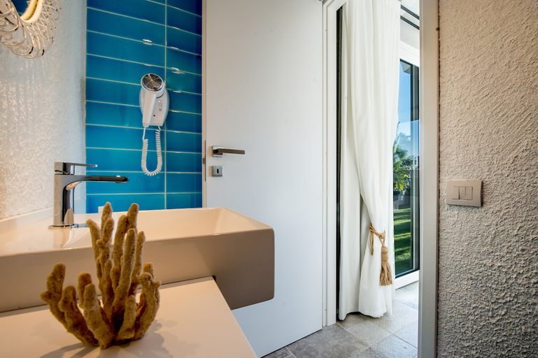 Bathroom 3, CAPO BLU BOUTIQUE HOTEL, Cagliari