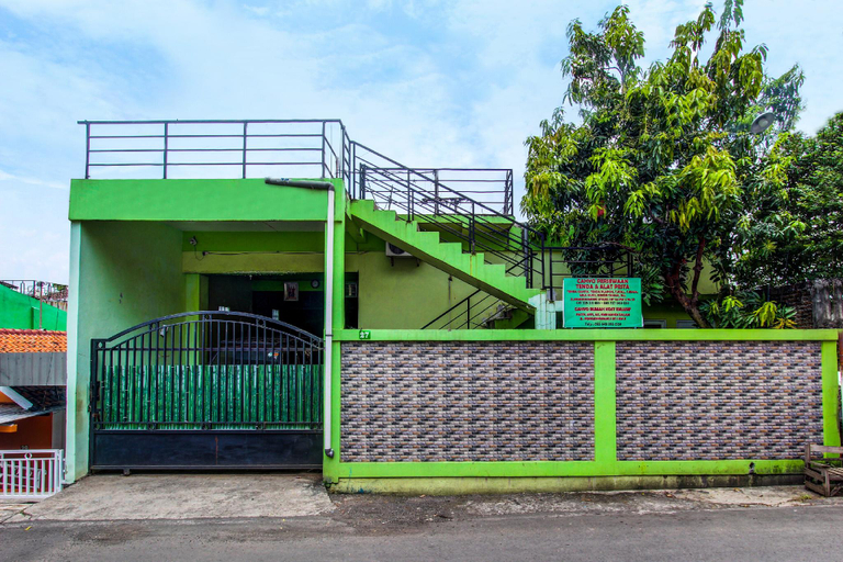 Others 2, Hotel O Cahyo Kost 1, Semarang
