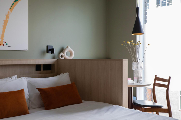 Bedroom 2, Bob W London Tower Hill - Studios, London
