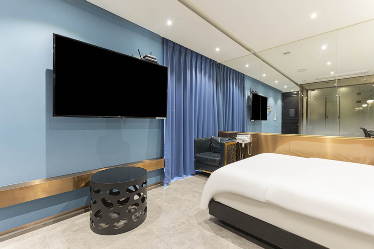 Bedroom 9