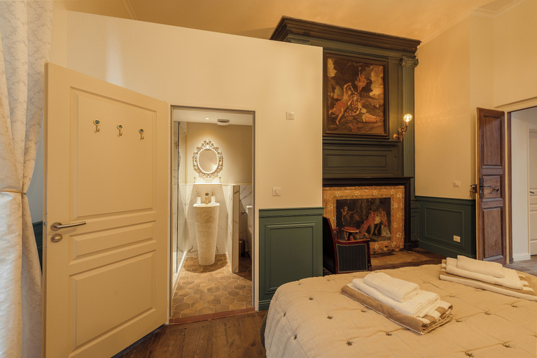 Bedroom 2, Manoir de Laroque Delprat, Lot