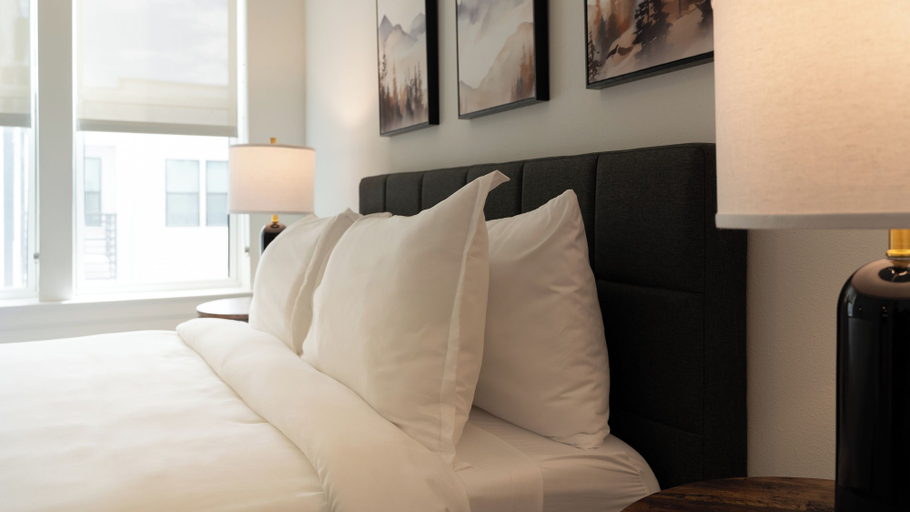 Bedroom 2, The Weaver, Travis