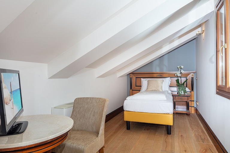 Bedroom 2, All Angelo Art Hotel, Venezia