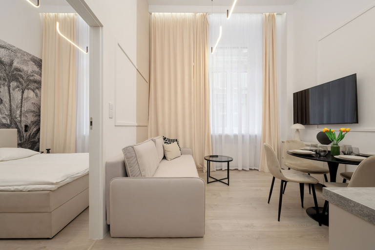 Others 5, Bright Apartment for 4 People by Renters, Środa Śląska