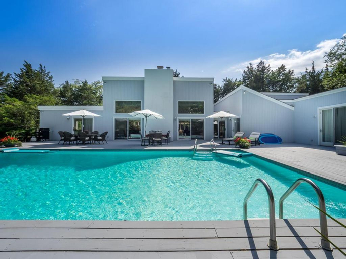 Sport & Beauty 2, Villa Xmart - Luxury with pool, Suffolk