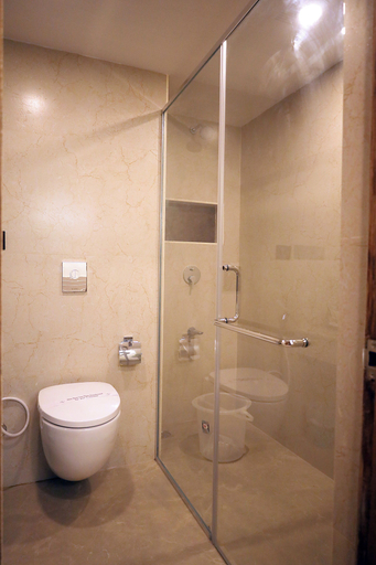 Bathroom 4, Hotel Surguru, Viluppuram