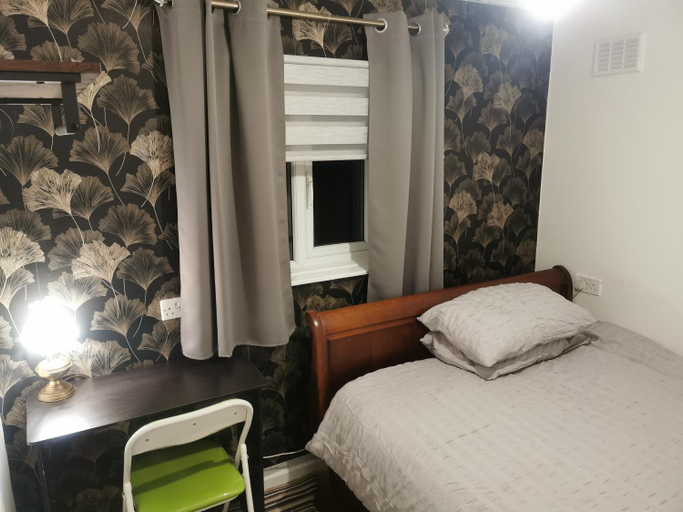 Others 4, 116 Maison Dieu Road Room E in Dover, Kent