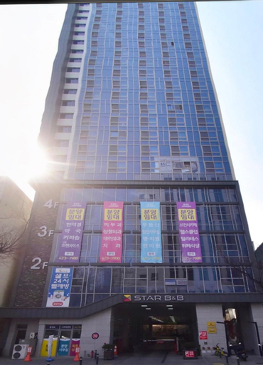 Mi Stay - StarBnB branch, Buk