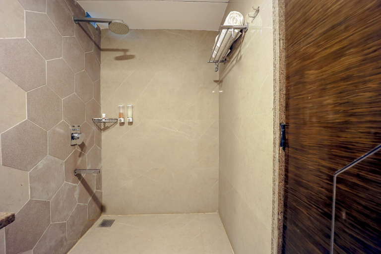 Bathroom 4, Zip By Spree Hotels Surat, Surat