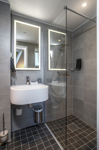 Bathroom 3, Thon Hotel Ålesund, Ålesund