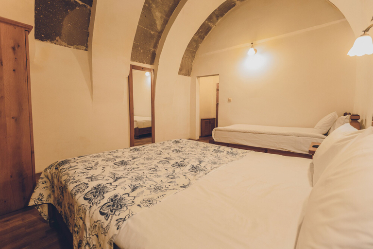 Bedroom 5, Kilim, Nevşehir