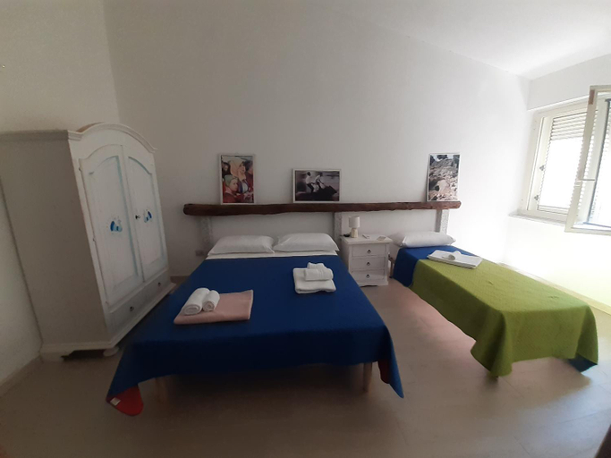 Others 4, bed and breakfast Murales Orgosolo, Nuoro