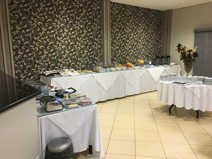 Food & Drinks 3, Hotel Notre Dame, Barreiras