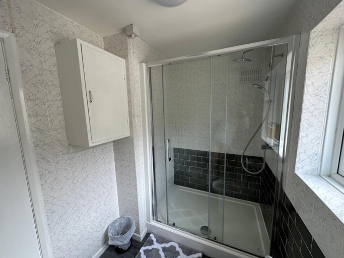 Others 2, 116 Maison Dieu Road Room E in Dover, Kent