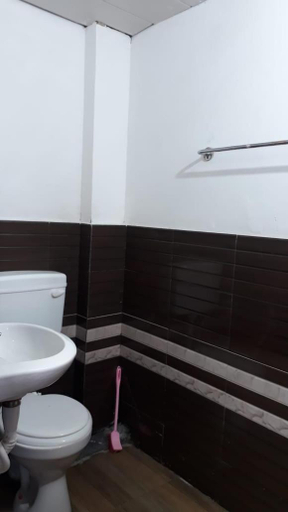 Bathroom, Vamoose Laliguras, Darjiling