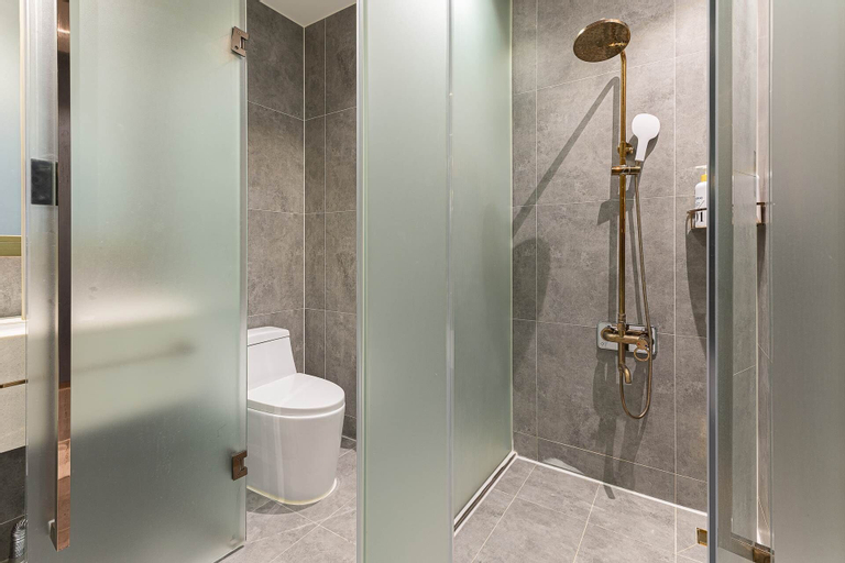 Bathroom 4