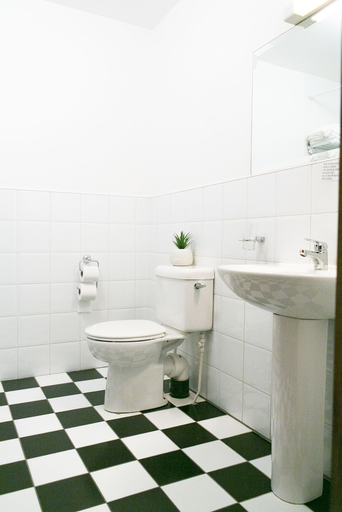 Bathroom 3, The Camden Hotel, Dublin