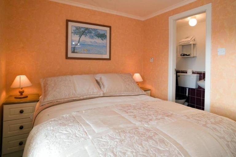Bedroom 2, Murphys Farmhouse B&B
