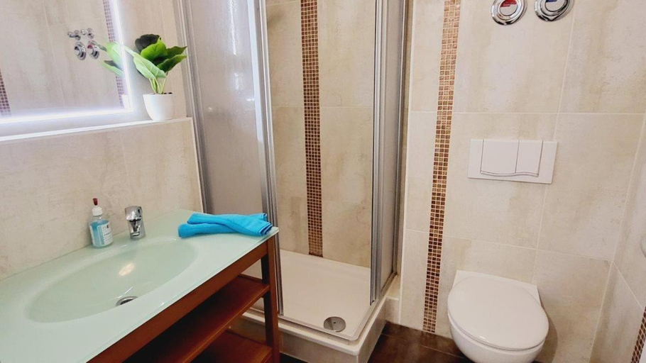 Bathroom 2, Appartmenthaus Villa Laura, Rostock