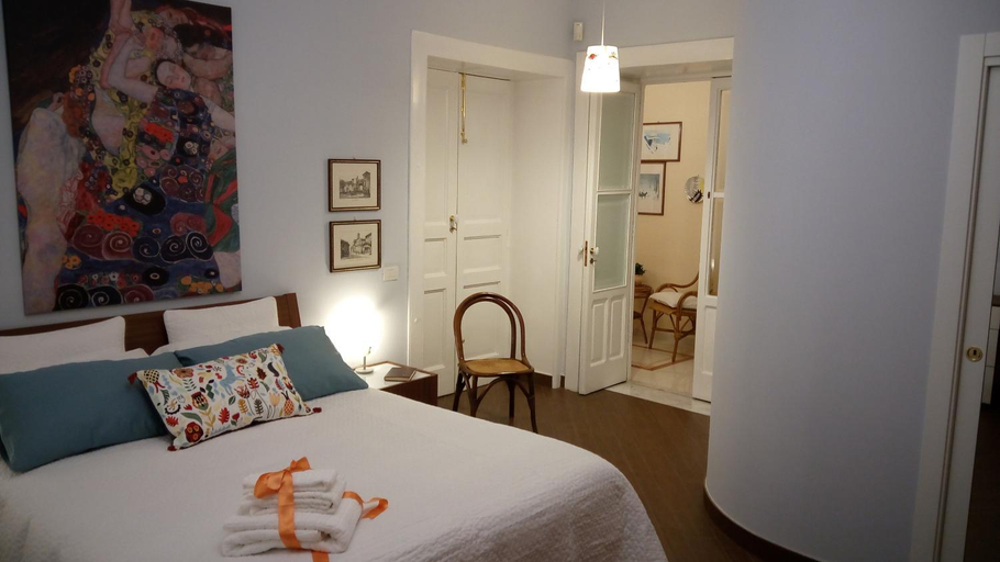 Bedroom 2, La magnolia B&B, Salerno