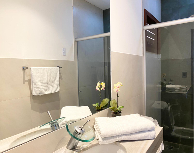 Bathroom 16