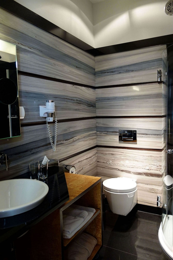 Bathroom 5, Hotel Monopol, Będzin