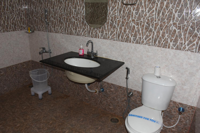 Bathroom 3, KSTDC Hotel Mayura Bharachukki, Shivanasamudra, Chamrajnagar