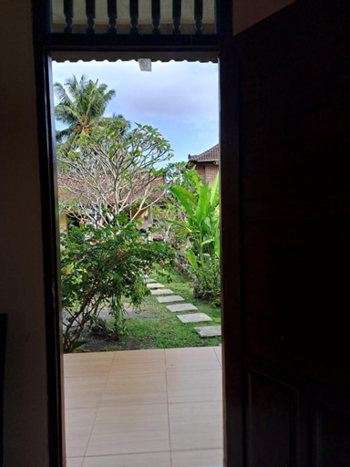 Exterior & Views 13