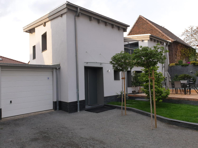 Exterior 11