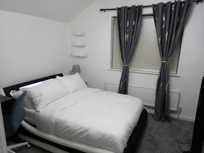 Others 5, Cozzy Accommodation, Manchester