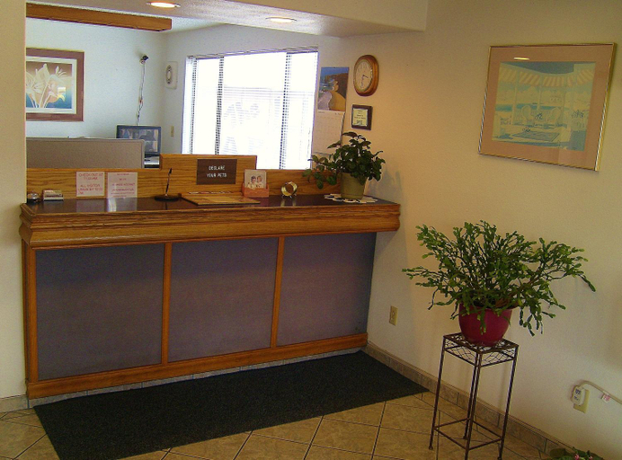 Lobby, Shanico Inn, Linn