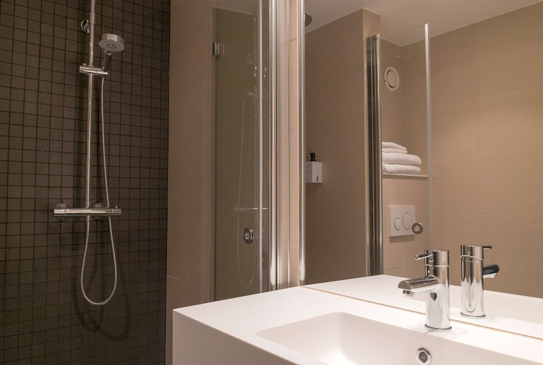 Bathroom 4, Scandic Ishavshotel, Tromsø