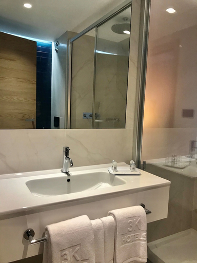 Bathroom 3, Hotel 3K Porto Aeroporto, Maia