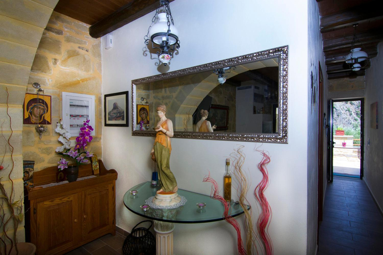 Others 5, Mansion Rokka, Crete