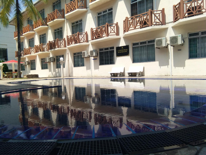 Swimming Pool 2