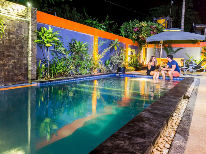 Swimming Pool 23