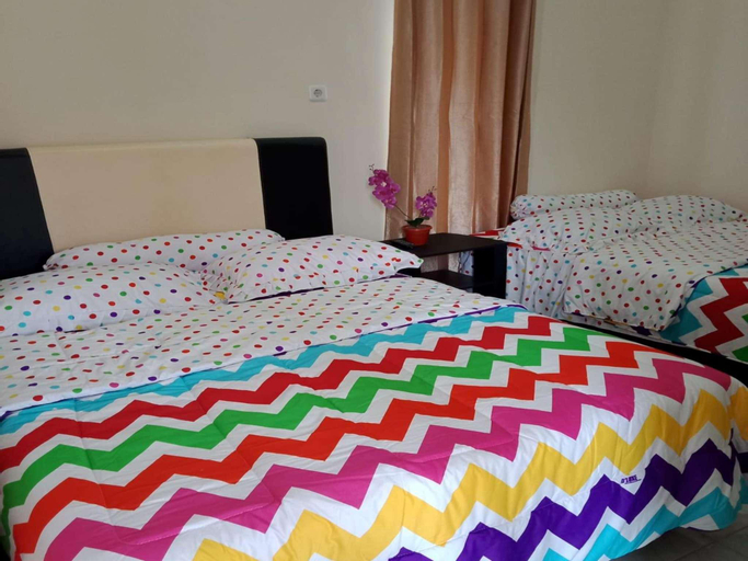 Bedroom 1, Midi Home doble bed view balkon, Malang
