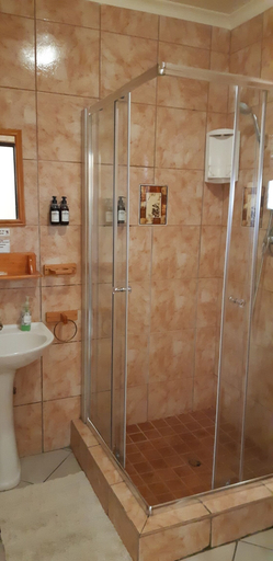 Bathroom 4, Mannah Guest Lodge, Ekurhuleni