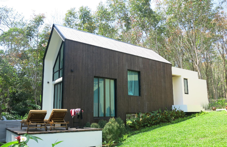 Exterior 1