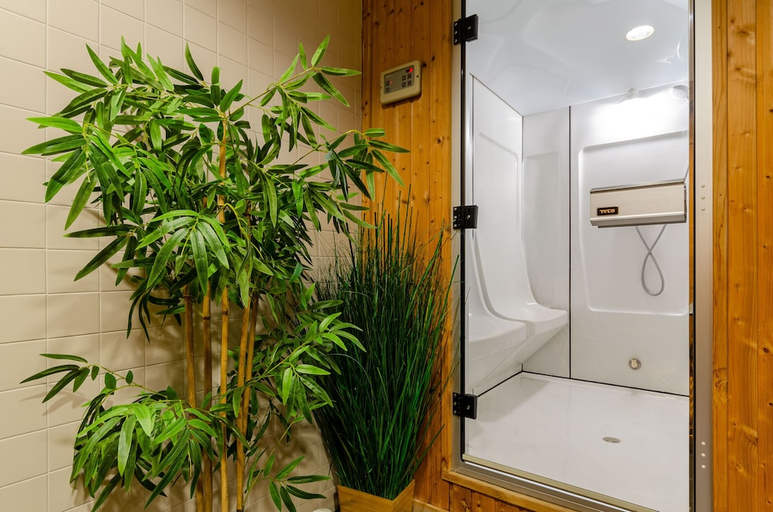 Bathroom 4, Marques de Pombal Hotel, Lisbon